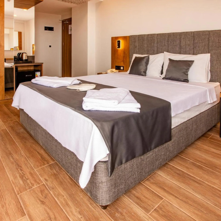 Grand Business Hotel