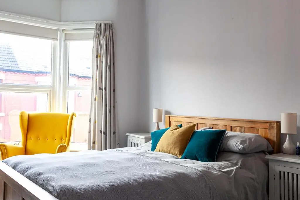 Large and Luminous Liverpool Home With Garden