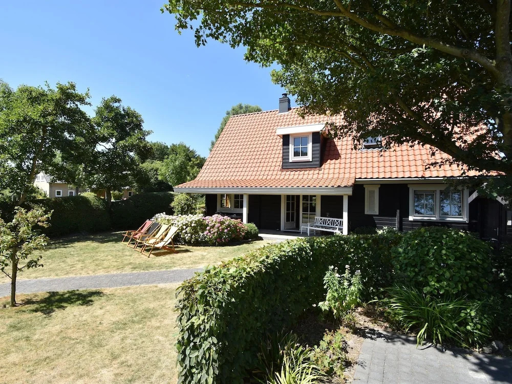 Garden View Holiday Home in Domburg near Center & Forest
