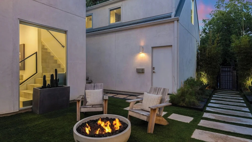 Luxe 9bdr Retreat w/ Putting Green + Game Room Bouldin Collective by Avantstay