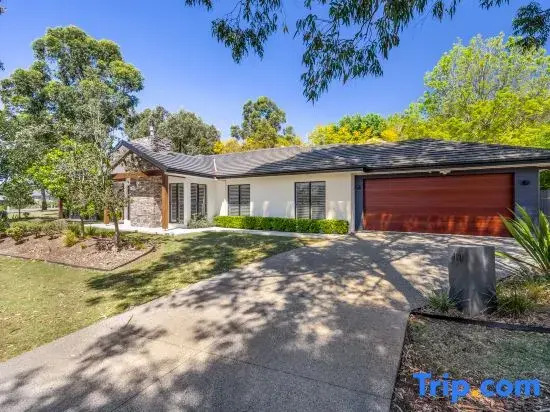 Jacaranda Amber The Vintage Golfside Luxe Villa Hunter Valley