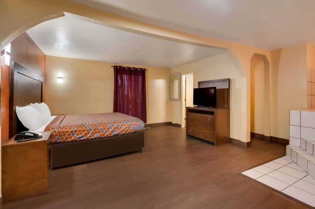 Relax Inn & Suites