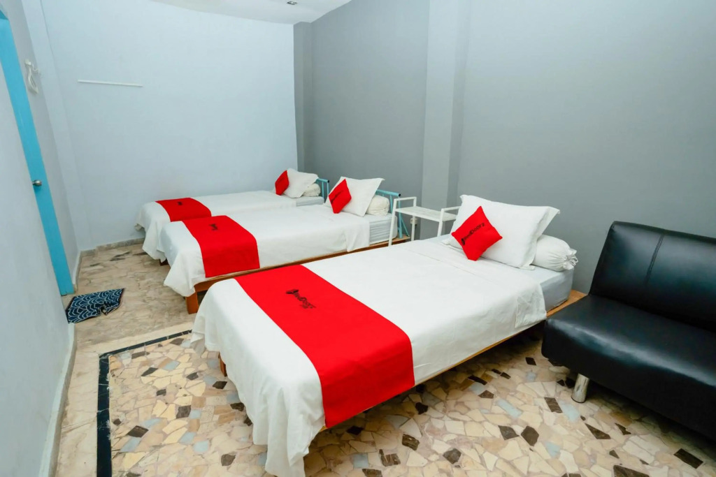 Reddoorz at Just In Mataram City