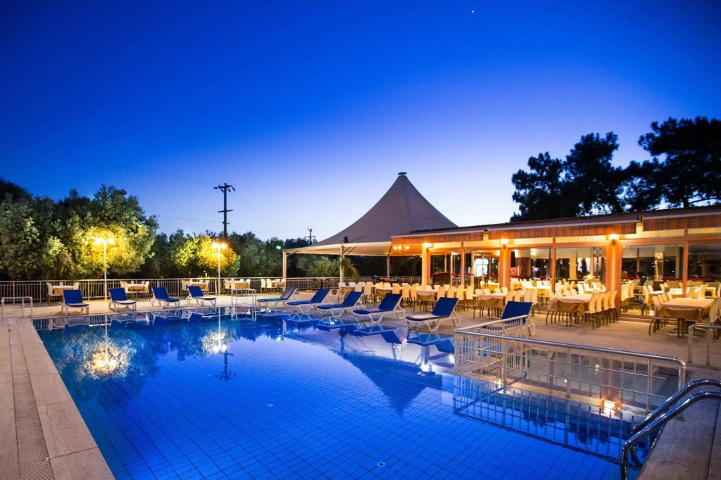 Hanedan Beach Hotel