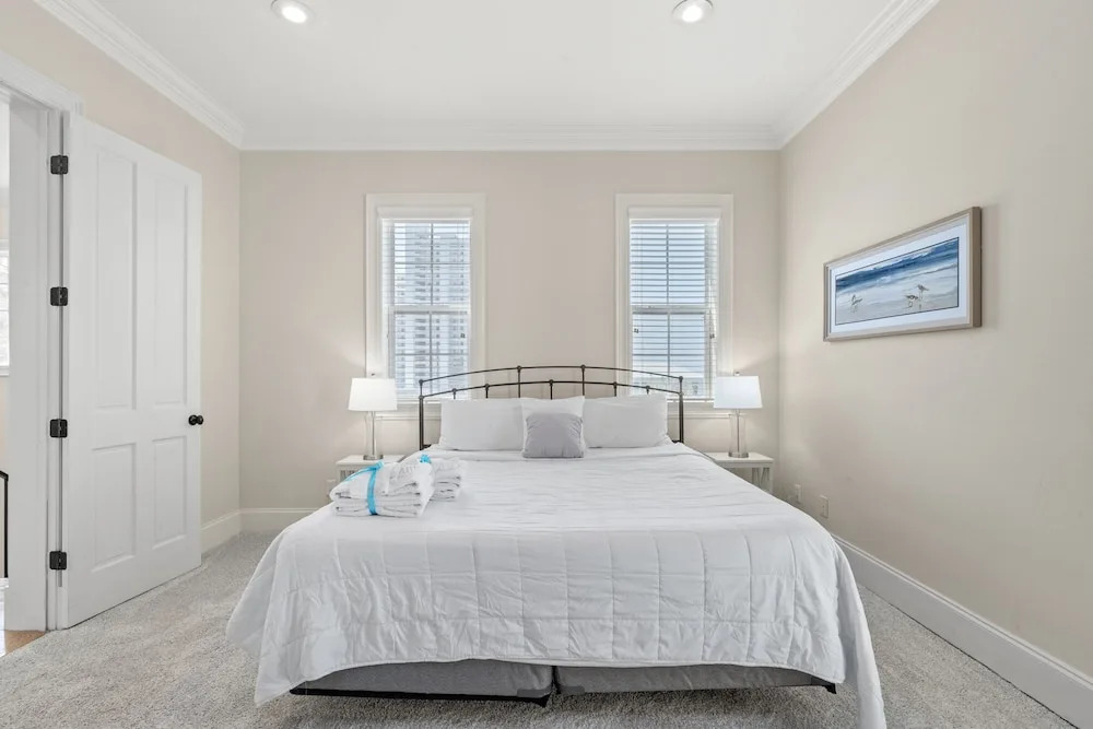 Luxury Home Steps from Beach in Gated Community