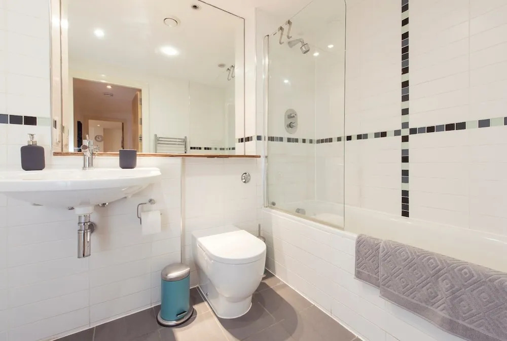 Bright, Roomy 2BR Flat for 6 Near Central Bristol