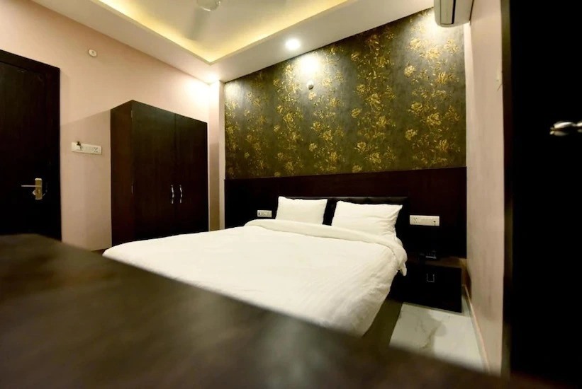 Hotel V K Inn