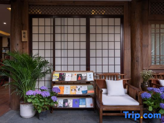 The Ripplewood Sanctum-Lijiang Old Town Mufu Branch-English service and tour arrangement