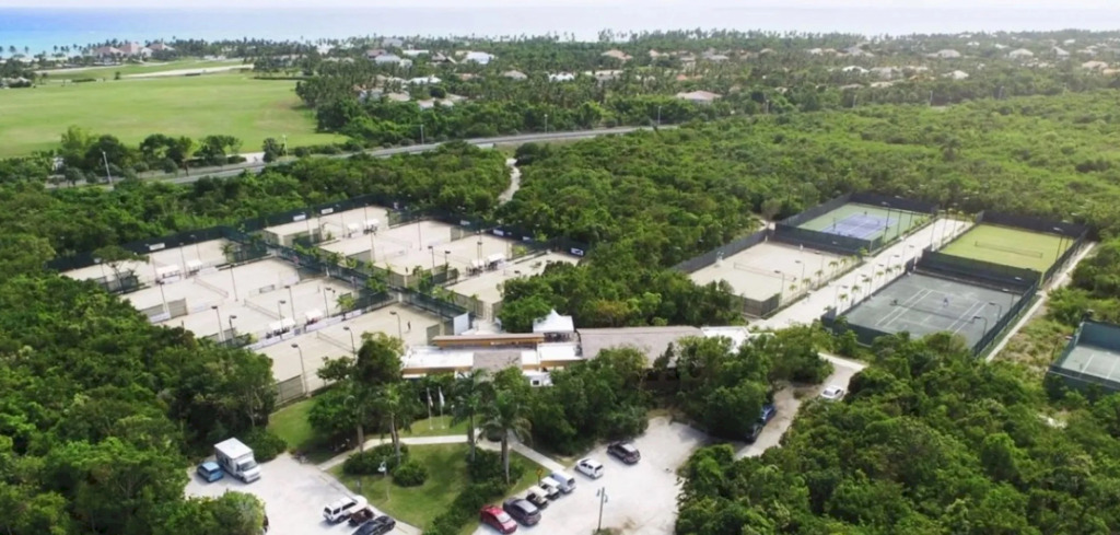 Golf-front Villa With Large Spaces Staff and Pool Situated in Luxury Beach Resort