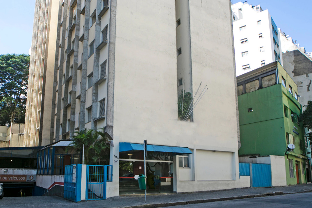 Central Plaza Flat