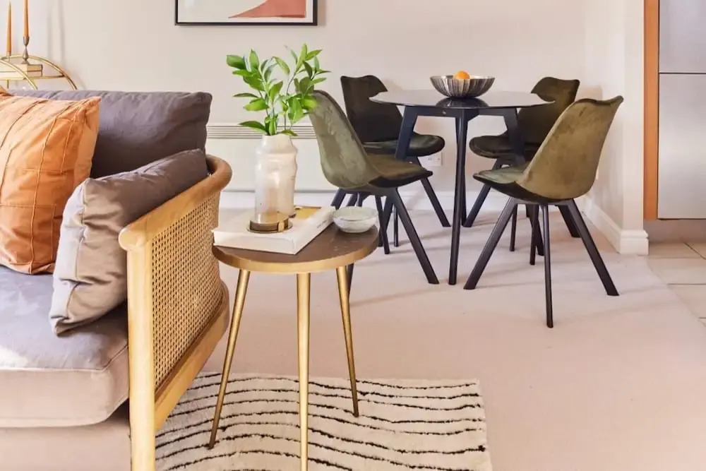 The Sussex Way Studio - Pleasing 1bdr Flat With Balcony