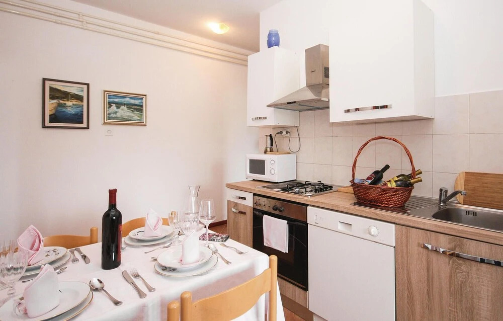 Nice Home in Vodnjan With Wifi and 2 Bedrooms