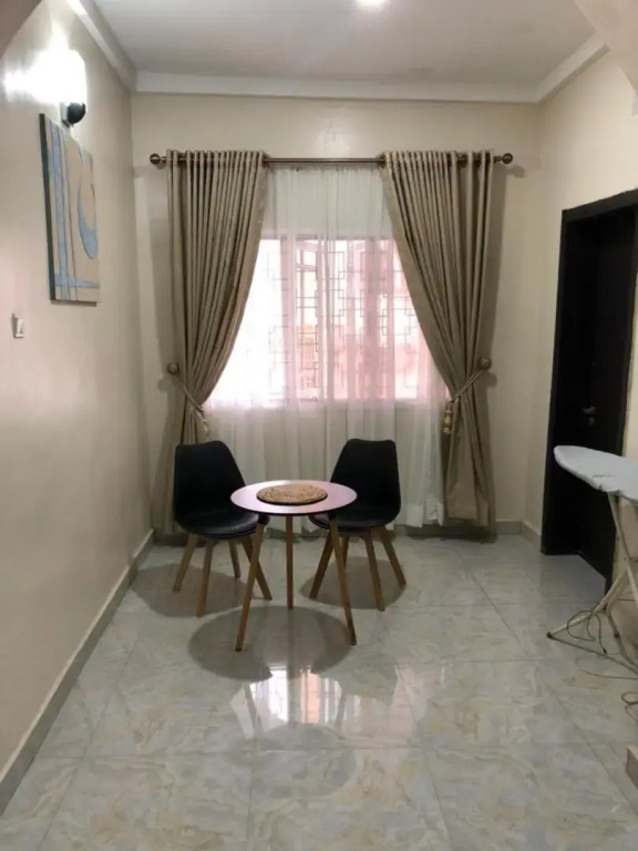 Well furnished and very spacious 2bedroom apartment in Wuye