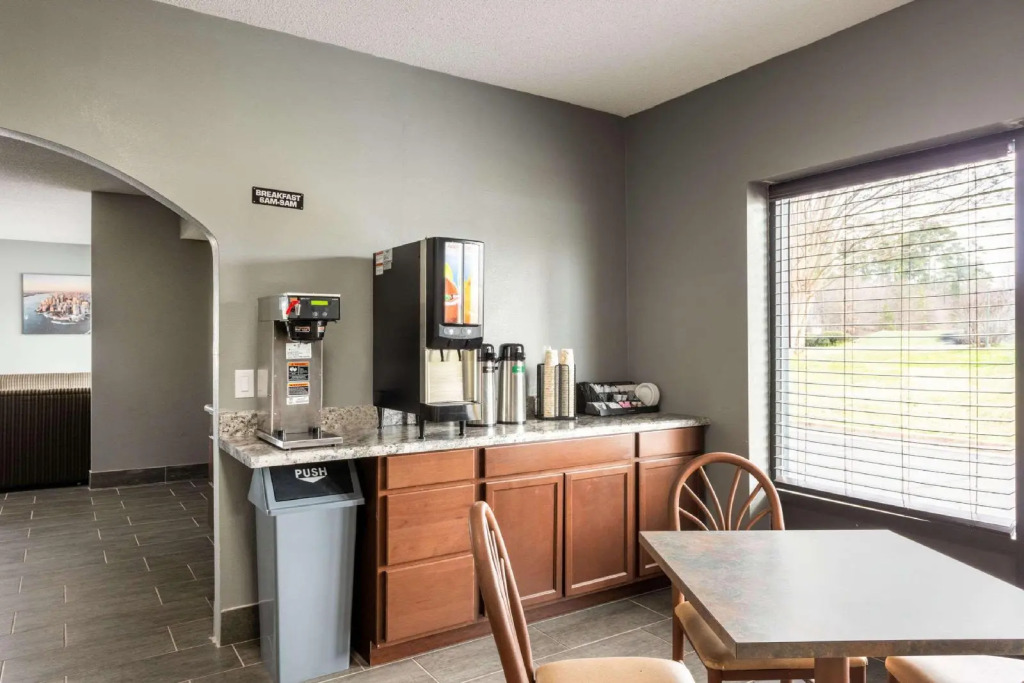 Southern Inn and Suites