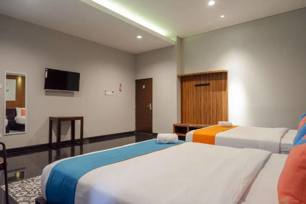 Sans Hotel Empress Simpang Lima