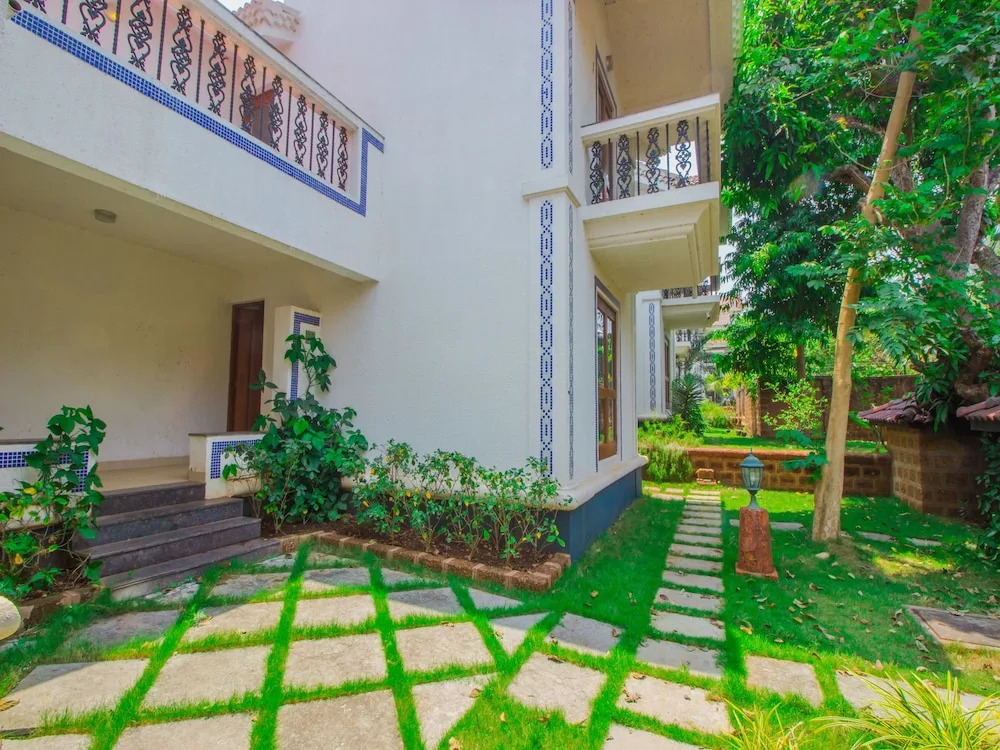OYO 13634 Home Pool Side 2BHK Siolim