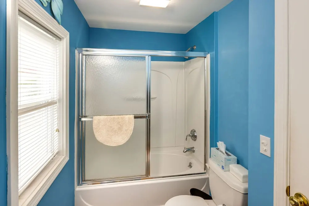 Charming Old Saybrook Home: Half-Mi to Sand & Sea
