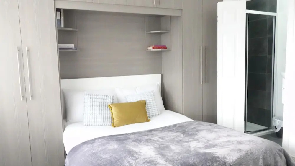 Private Bathroom Rooms- Near Heathrow - Near Shops