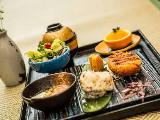 Shanghai Jingxin Guiwo Hotel (Luodian Ancient Town Baoshan Temple Branch)