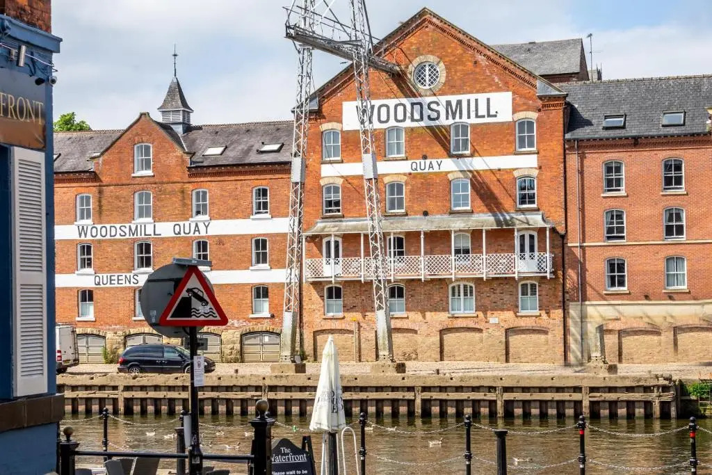 30 Woodsmill Quay