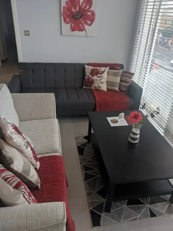 LT Grove Apartment - Stratford