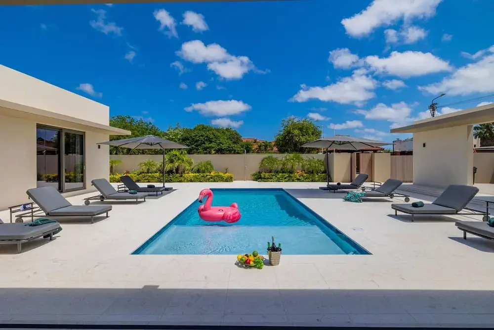 New Designer Villa King Beds Pool Near Beach