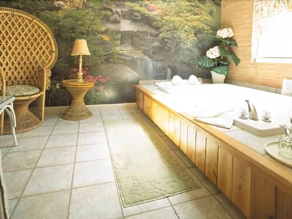 Crescent Lodge & Country Inn