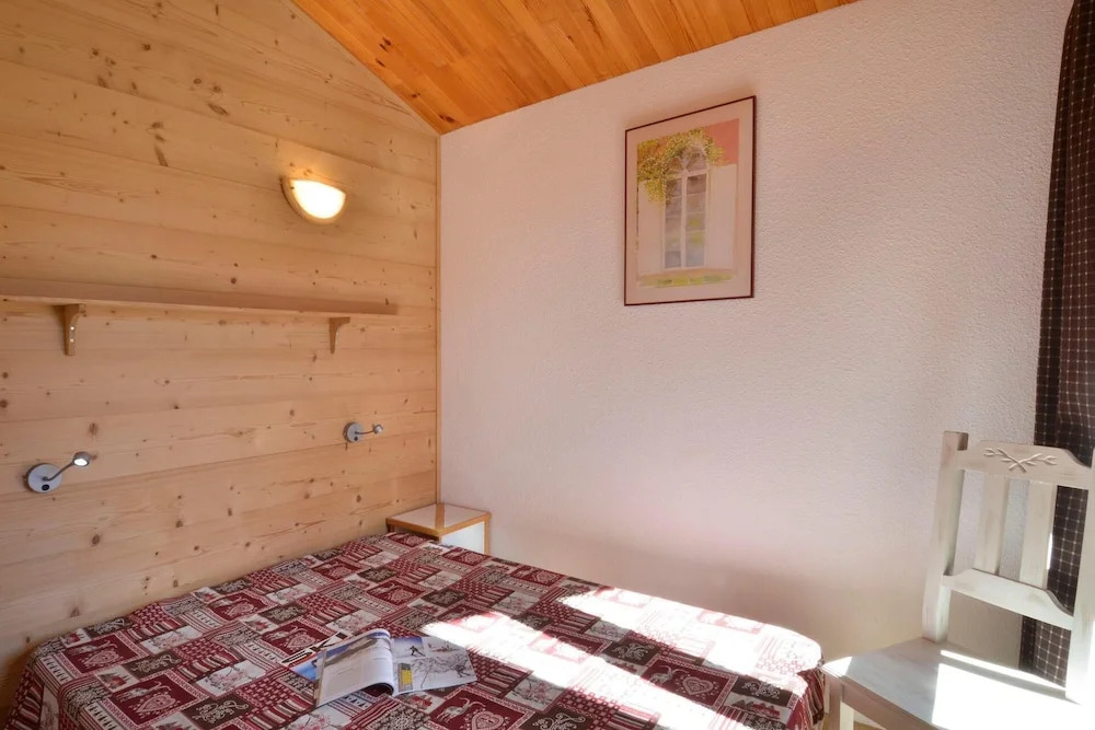 Belle Plagne 3 Roomed Apartment for 6 People of 34 mÂ² on the Slopes And422