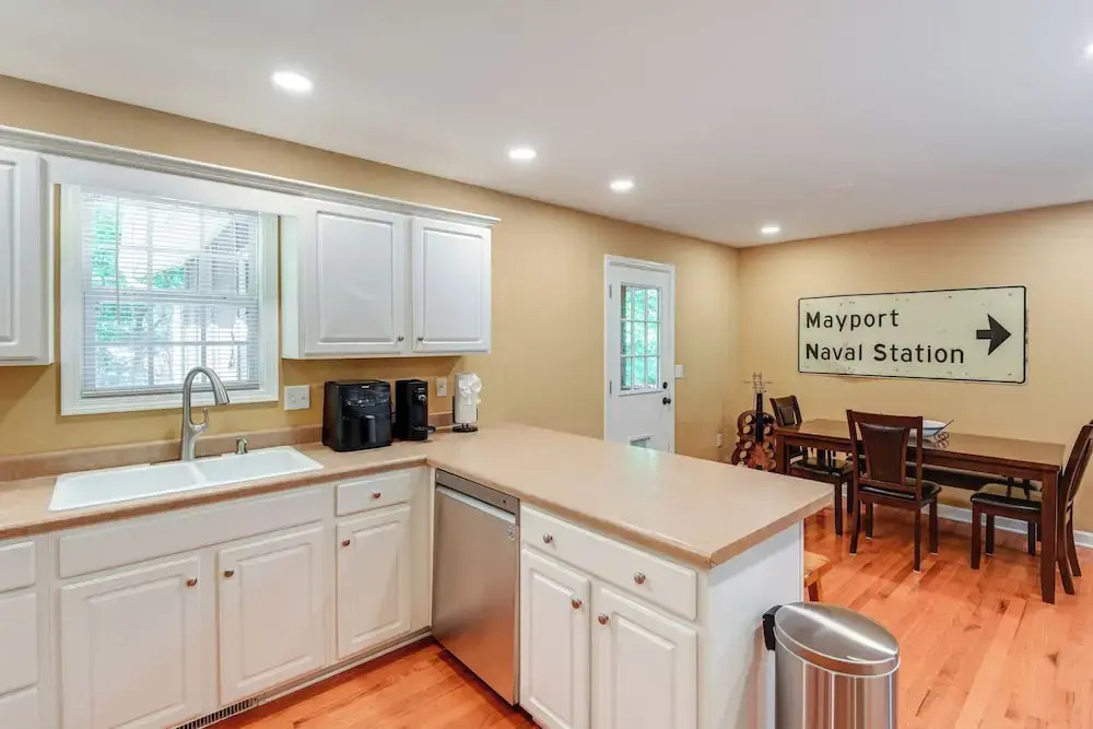 Cozy Hermitage Home w/ Deck: 11 Mi to Nashville!