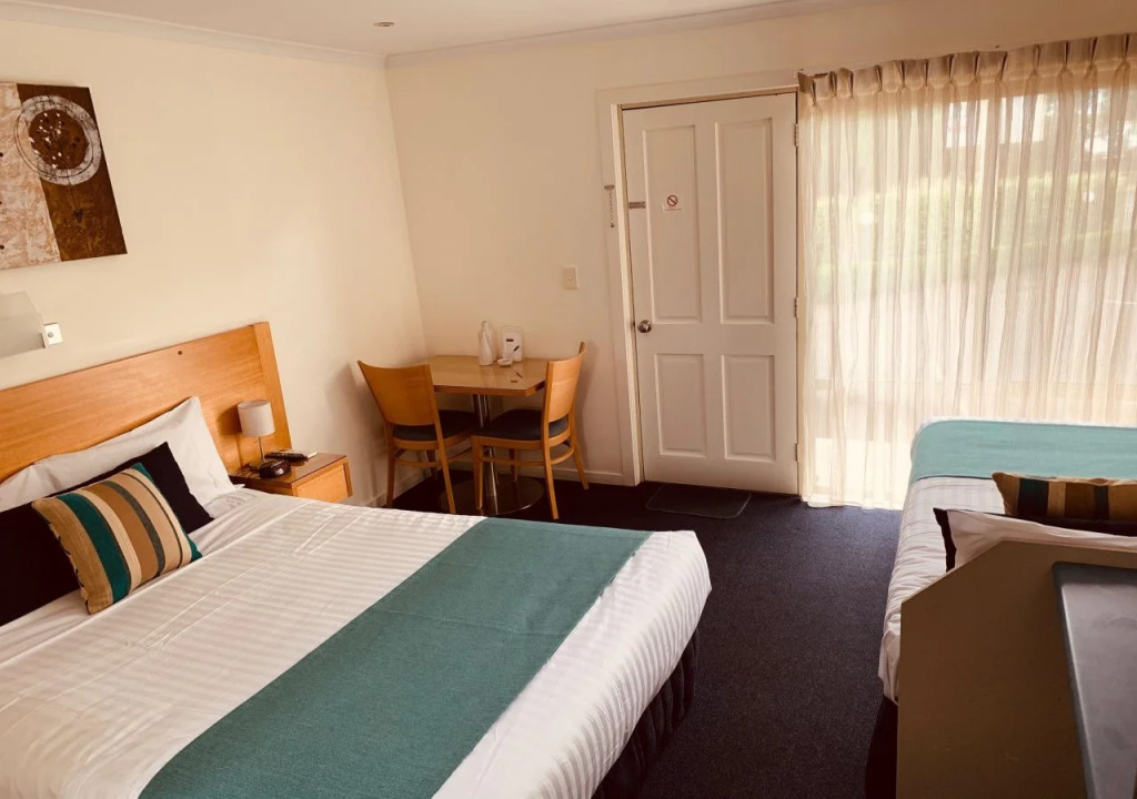 Hamilton Townhouse Motel