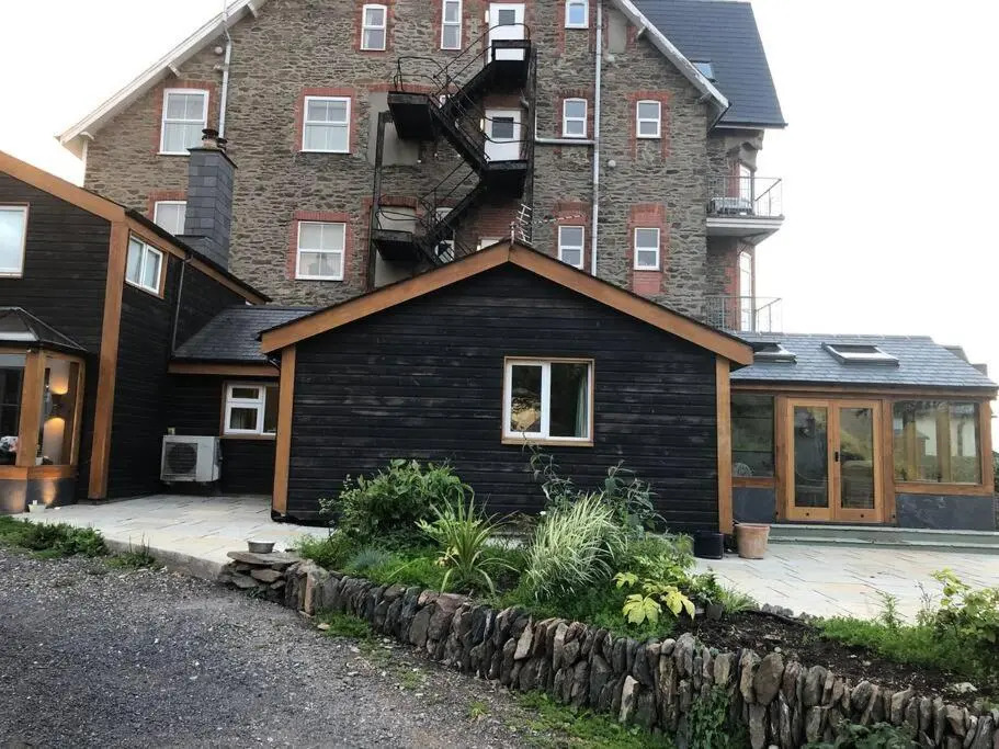 Spacious 4-bed House in Lynton