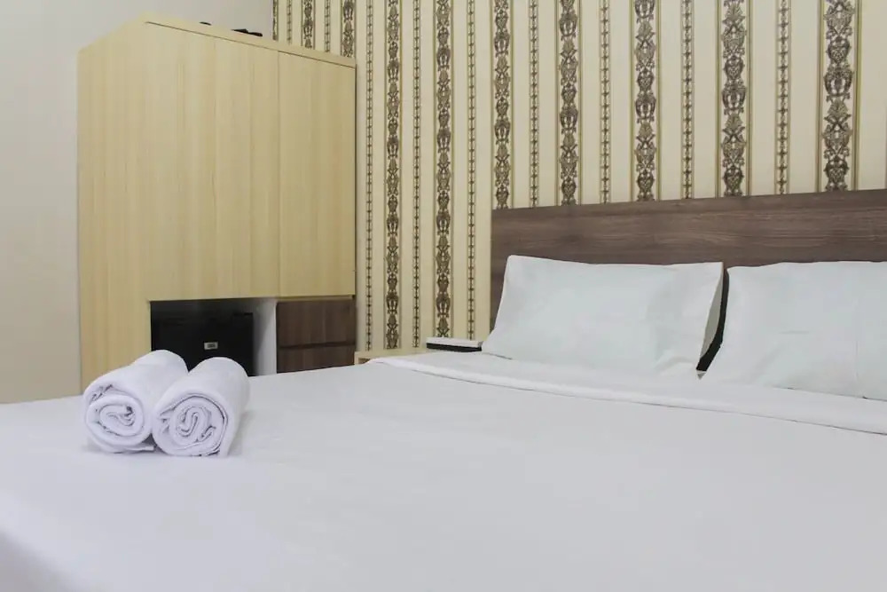 Spectacular and Posh Studio Aeropolis Apartment