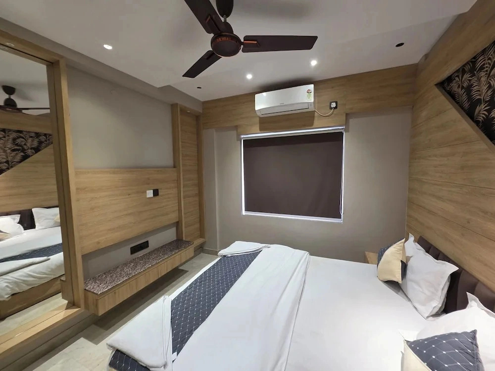 The Bay Suites - NIS