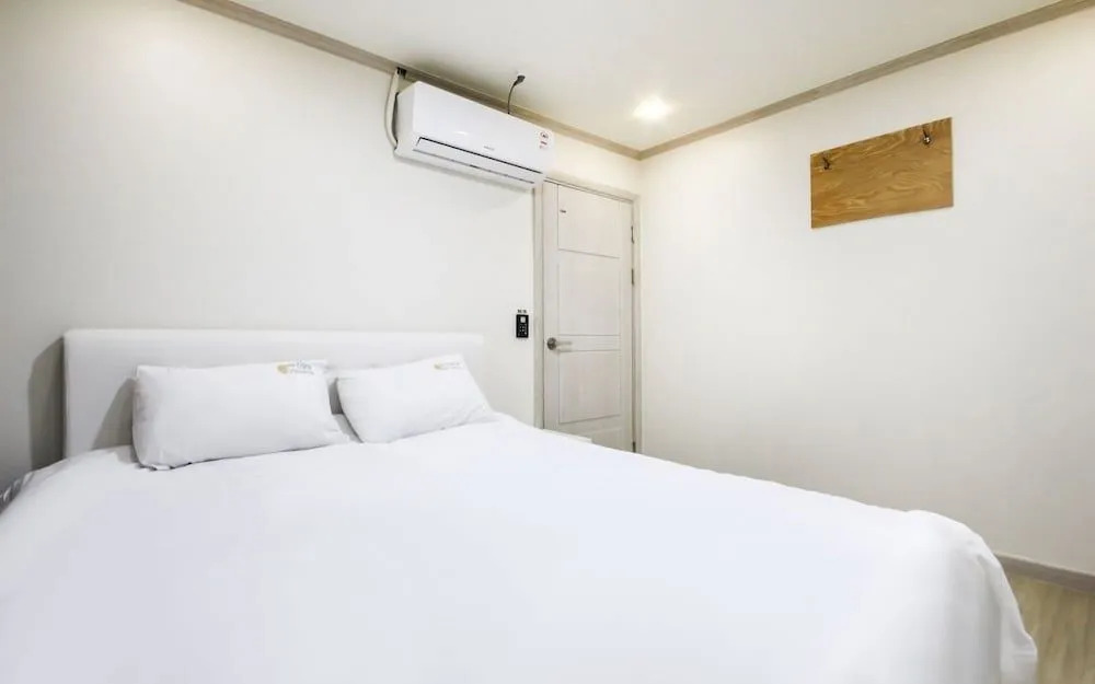 Yeosu Rainbow Self check-in Motel
