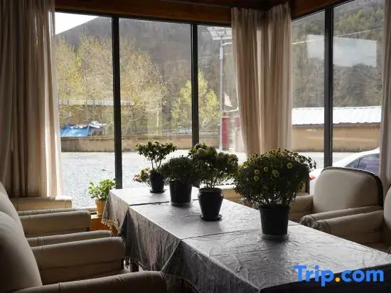 Xinduqiao Muyajiarong Qingcheng Homestay