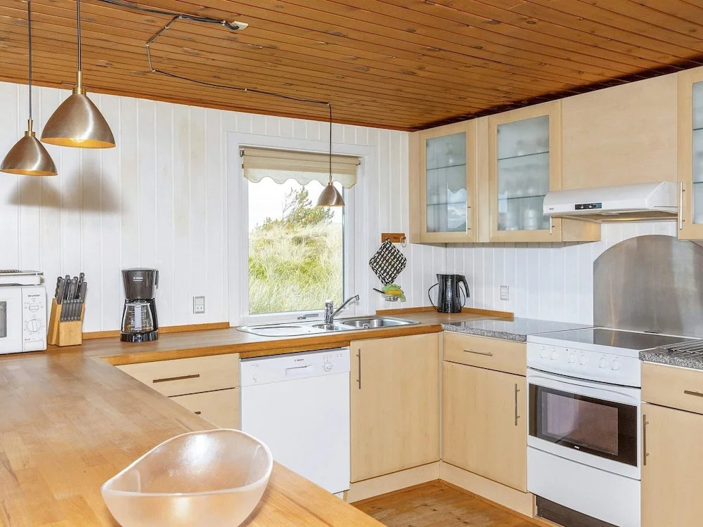 6 person holiday home in Thisted-By Traum