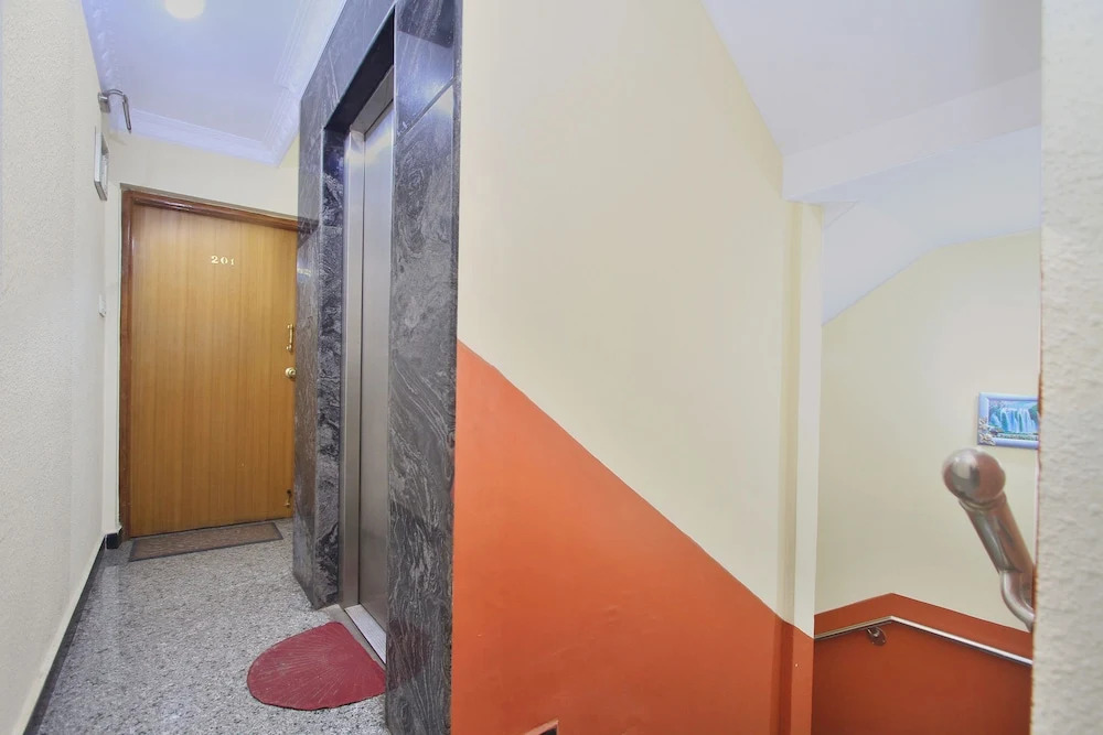 OYO 7728 Hotel Nayaab Comforts