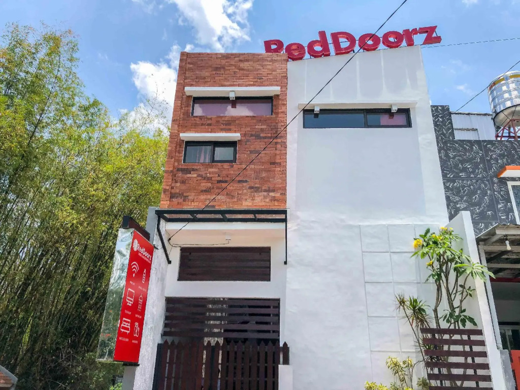 RedDoorz Syariah @ Jalan Saxophone Malang
