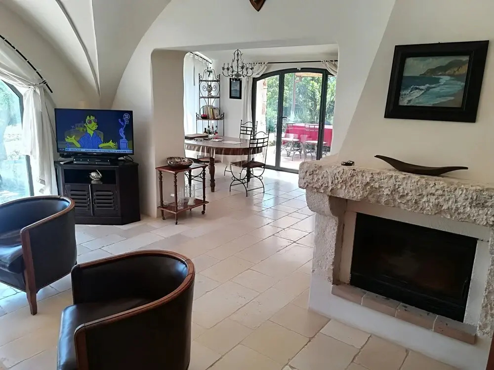 Beautiful Masseria Inside the Country and Near the sea