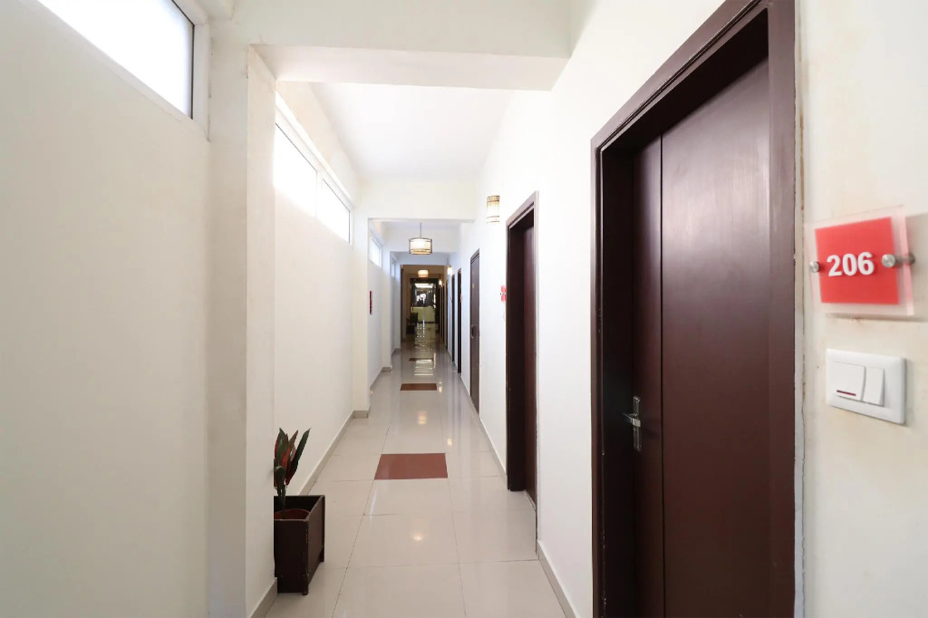 Townhouse Oak Silver City Chowk Formerly HW Residency