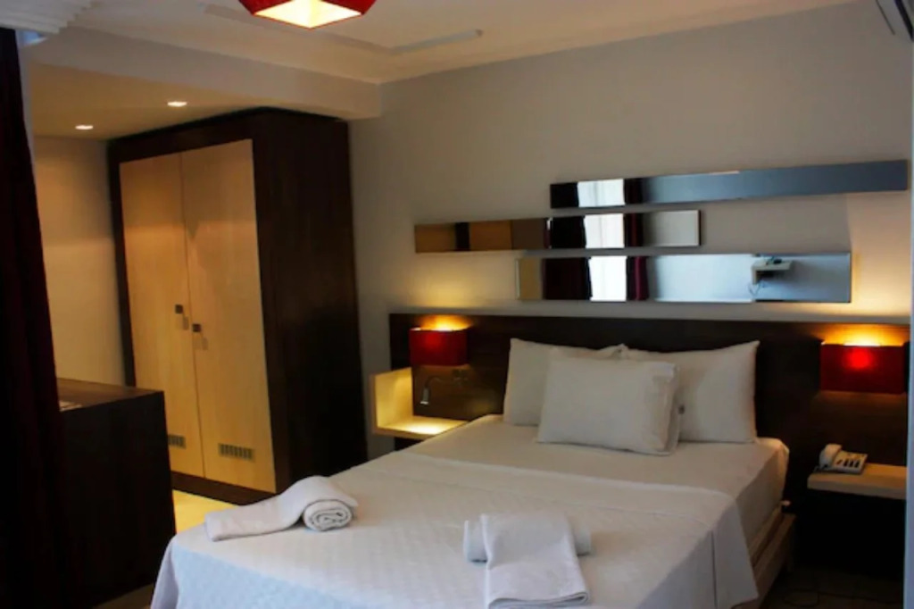 Mad Sea Hotel