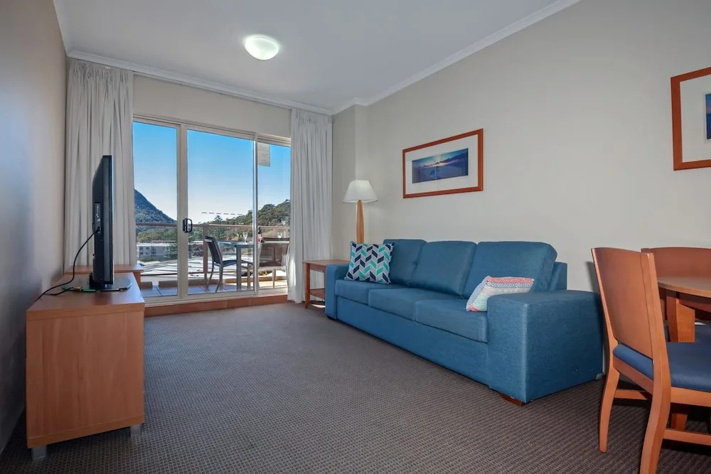 Barrington, 713/35-45 Shoal Bay Road
