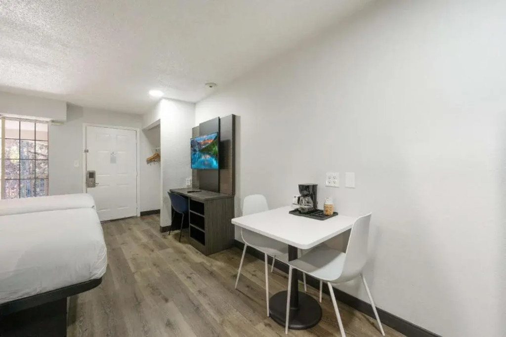 Studio 6 Extended Stay - Tucker, GA - Atlanta Northlake