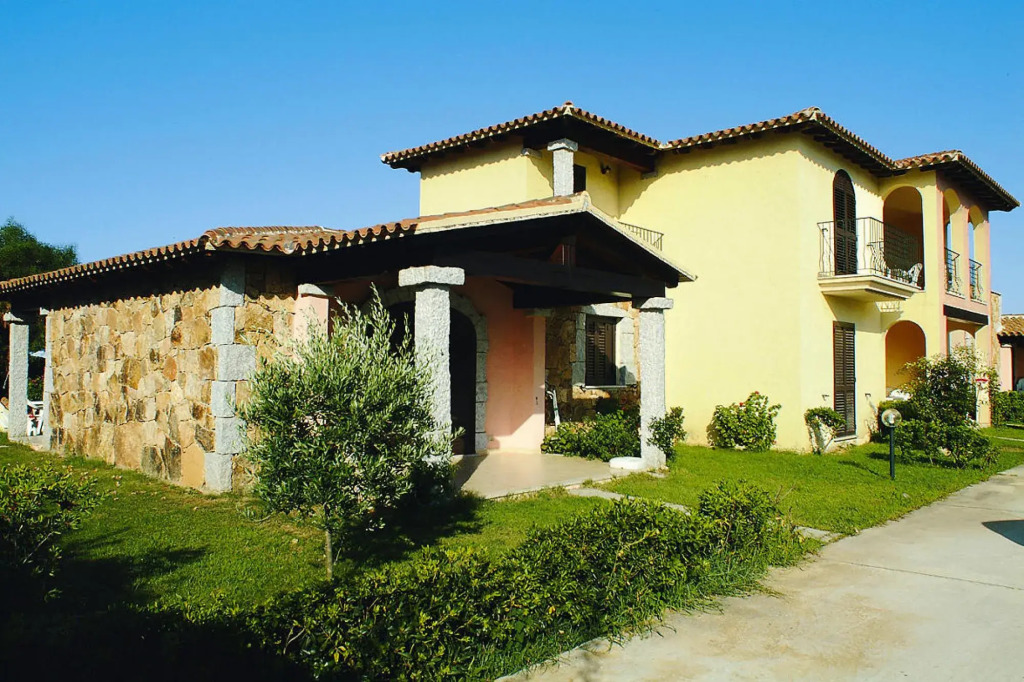 Apartment in Monte Petrosu with terrace
