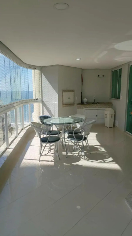 Apartamento em Meia Praia - Quadra Mar 3 Dormitórios 2 Suites
