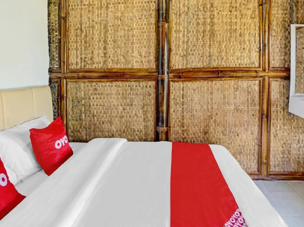 OYO 90225 Rumah Bambu Trawas syariah