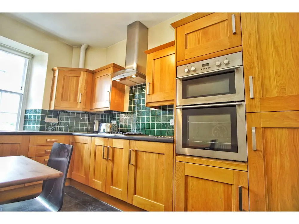 Spacious, Bright, Festival Flat for 6 at Meadows