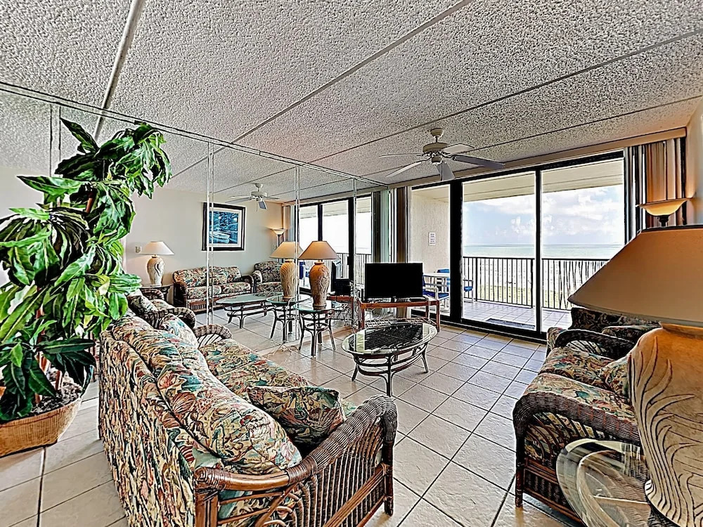 New Listing! Bright Beachfront Getaway W/ Balcony 2 Bedroom Condo
