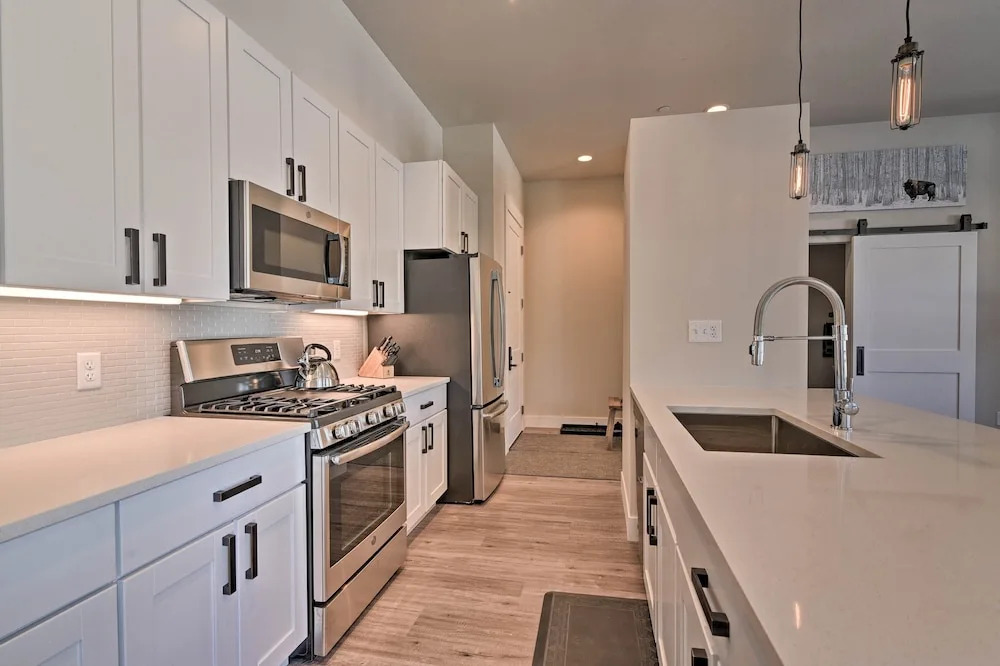 Downtown Winter Park Condo - 3 Miles to Ski Resort