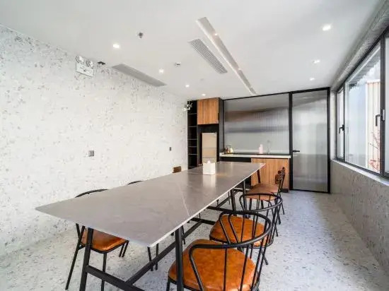 Suzhou Yoga Homestay (Guanqian Pingjiang Road)